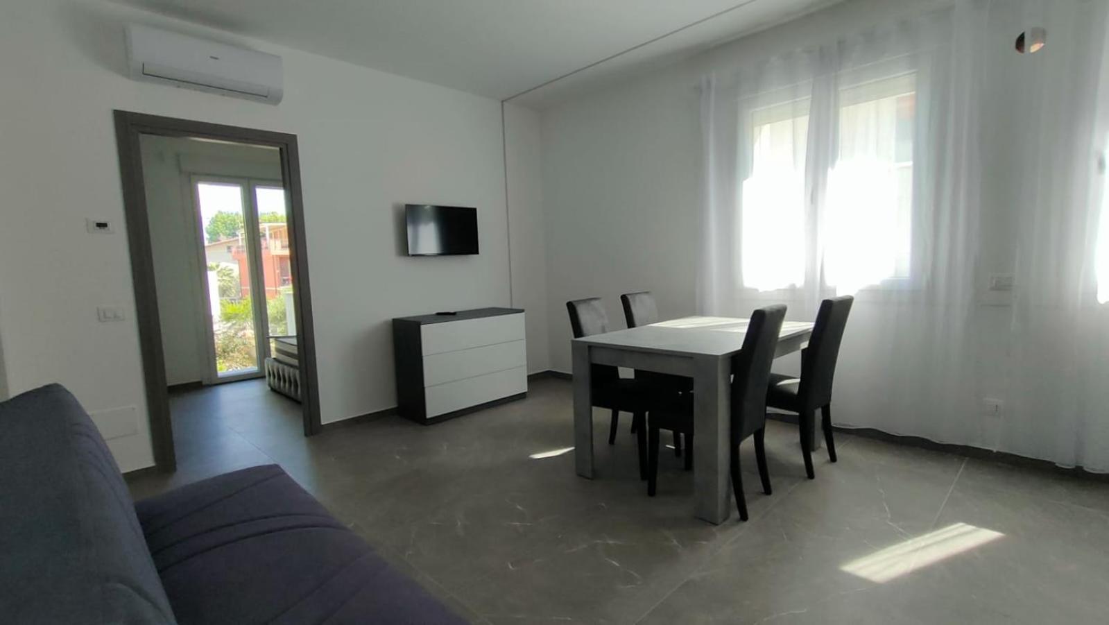 Villa Borghesi Suites Fronte Mare Rimini Extérieur photo