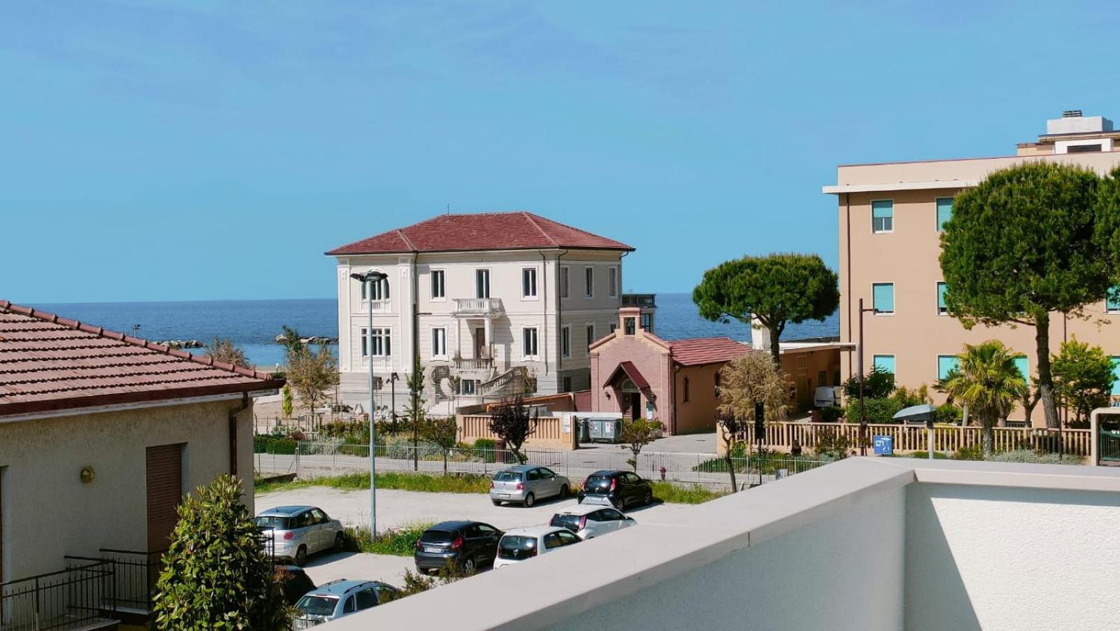 Villa Borghesi Suites Fronte Mare Rimini Extérieur photo