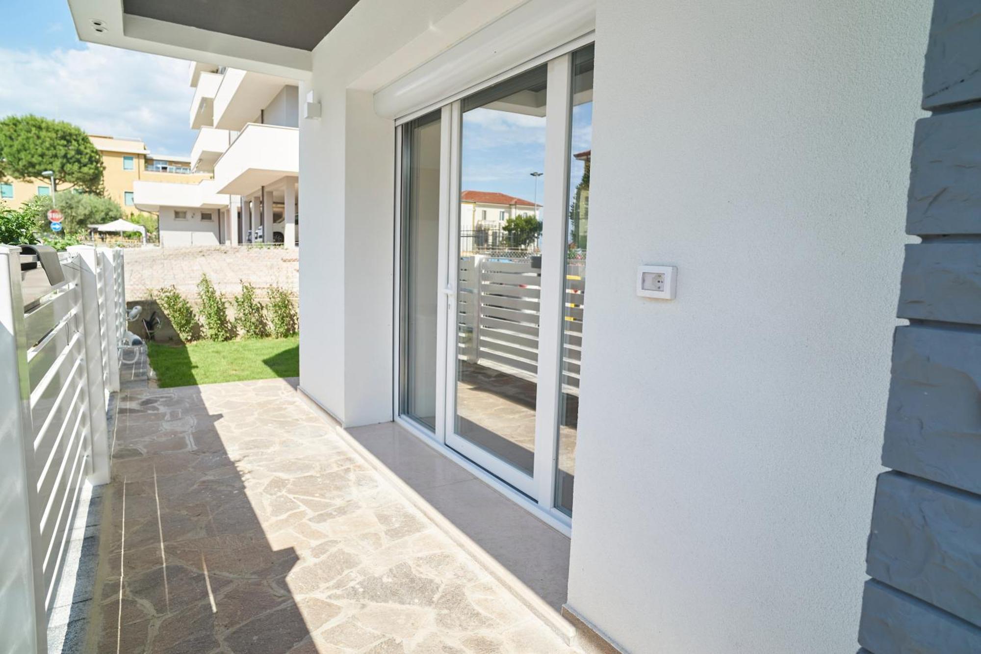 Villa Borghesi Suites Fronte Mare Rimini Extérieur photo