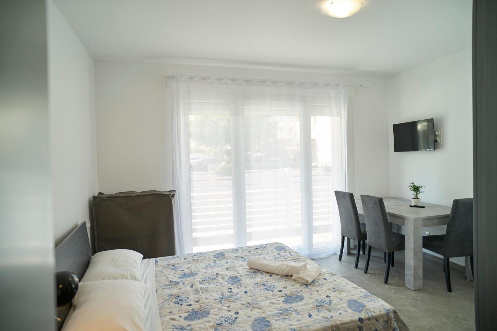 Villa Borghesi Suites Fronte Mare Rimini Extérieur photo
