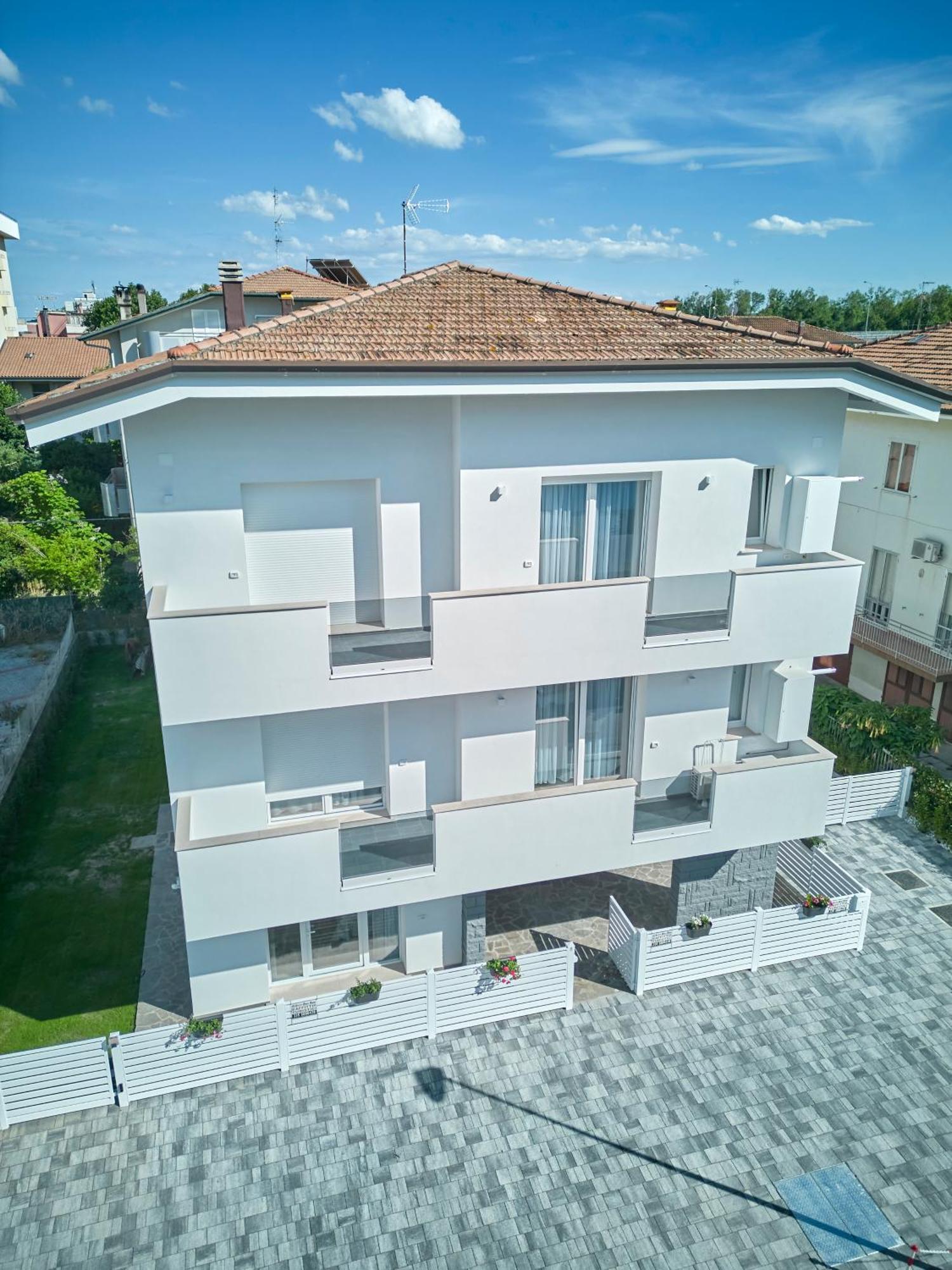Villa Borghesi Suites Fronte Mare Rimini Extérieur photo