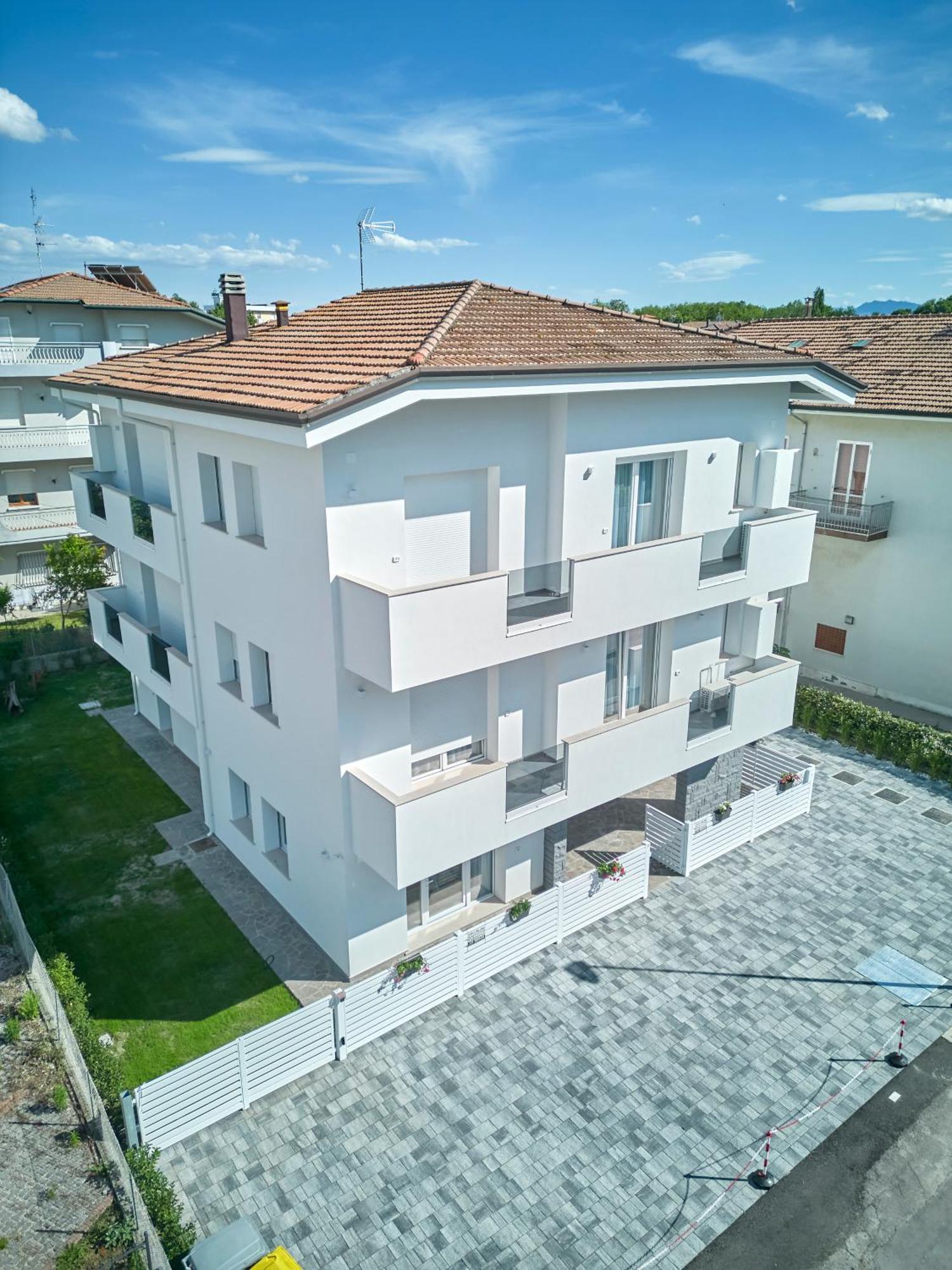 Villa Borghesi Suites Fronte Mare Rimini Extérieur photo