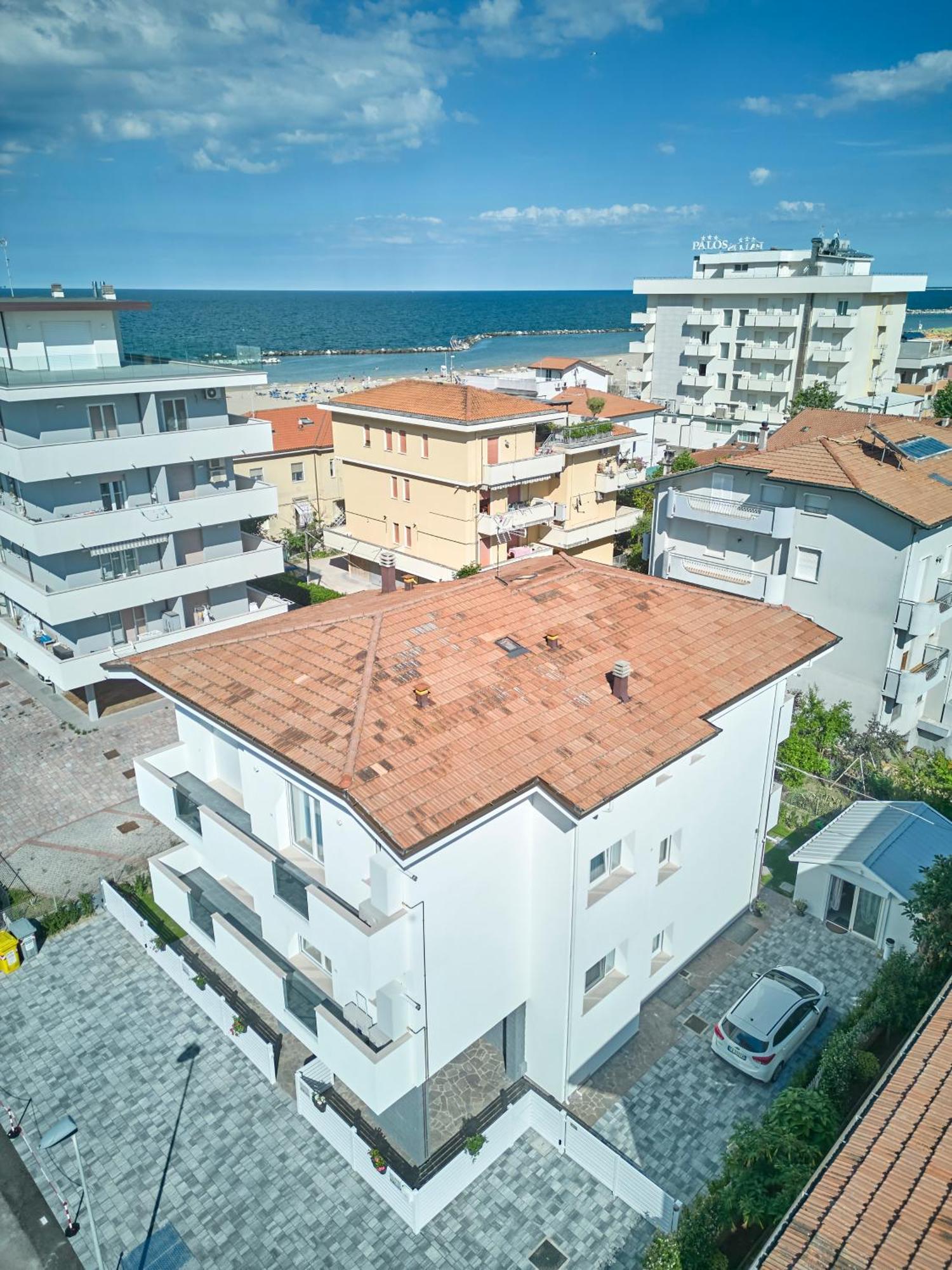 Villa Borghesi Suites Fronte Mare Rimini Extérieur photo